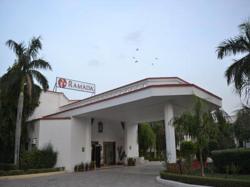 מלון Ramada קג'ורהו מראה חיצוני תמונה
